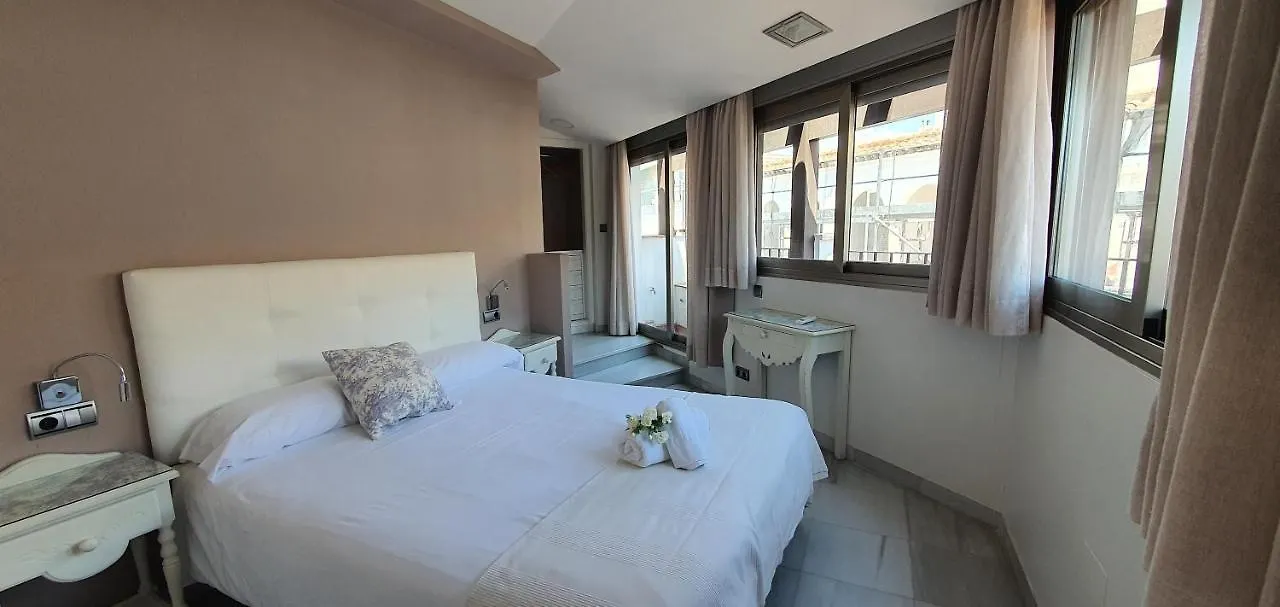 Apartamentos Torre de la Mezquita Córdoba 0*,
