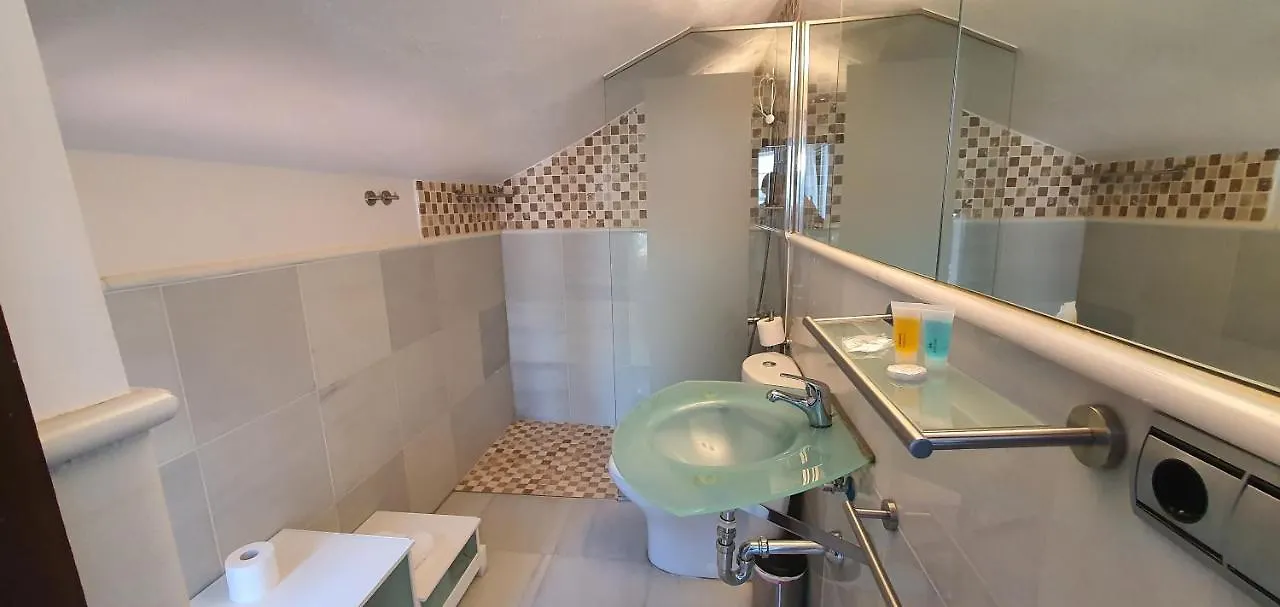 Apartamentos Torre De La Mezquita Cordoba 0*,  İspanya